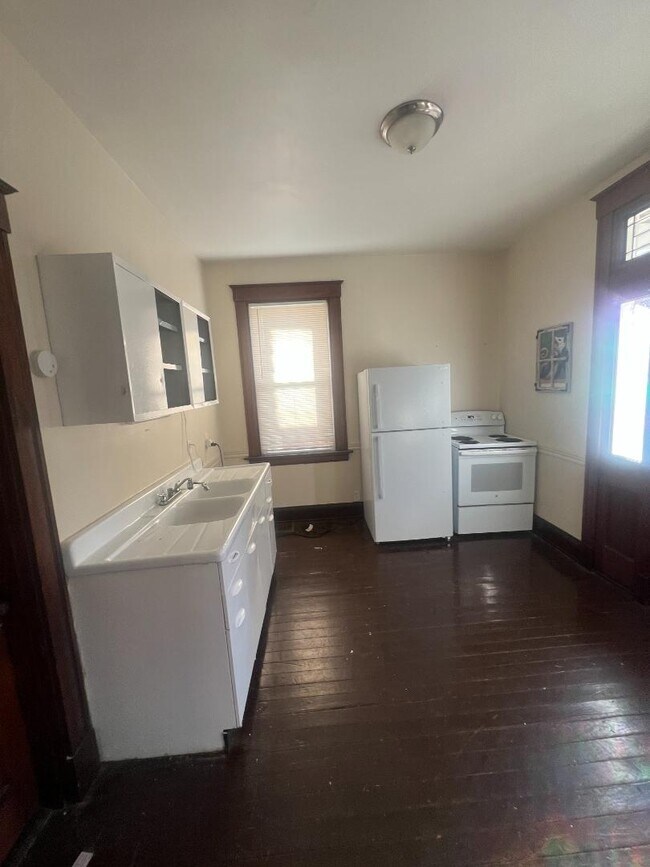 Photo - 3498 Boudinot Ave