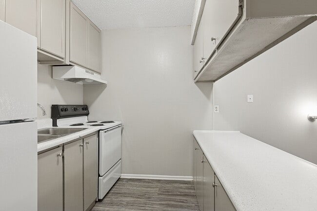 Photo - Alturas Penbrook