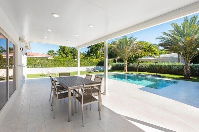 Photo - 9811 NE 4th Avenue Rd