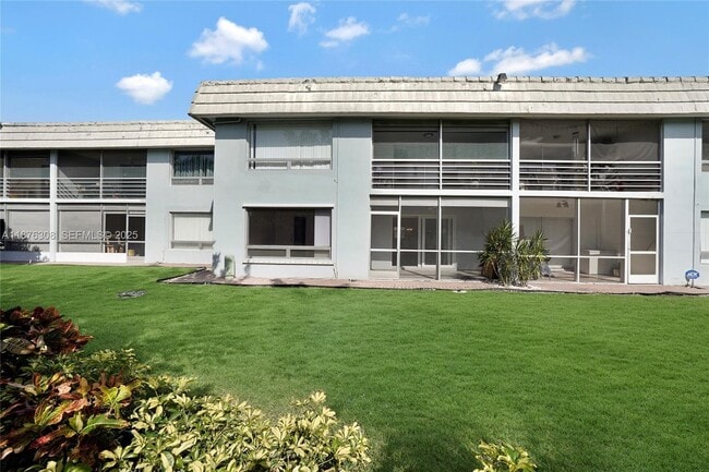 Building Photo - 4291 NW 9th Ave Unit 104