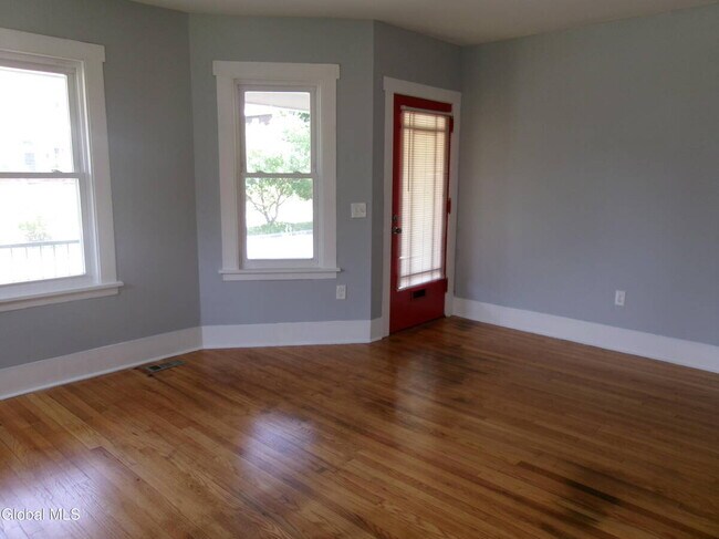 1338 Parkwood Blvd