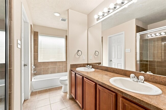 12563 Chiswick Rd