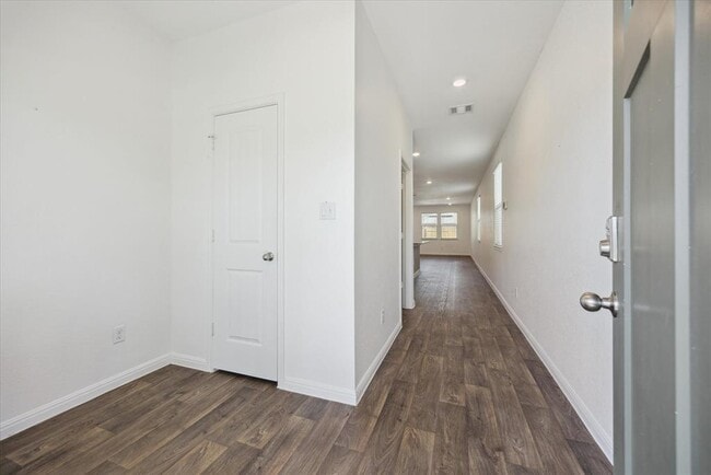 Photo - 220 Tributary Way