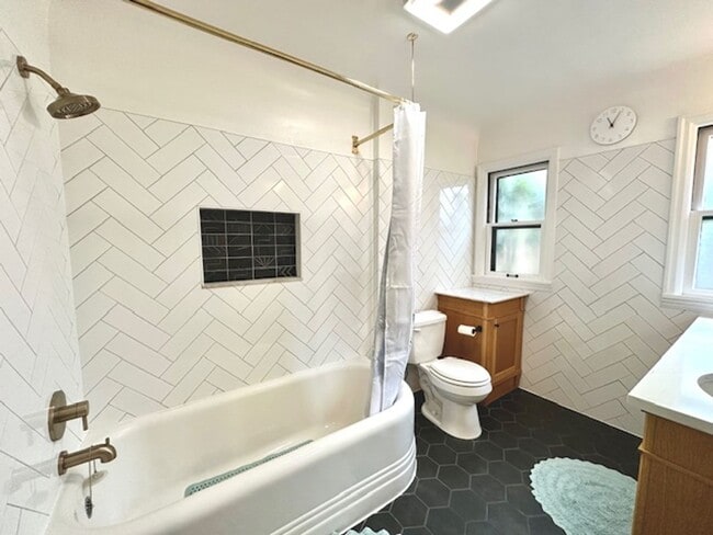 Photo - Private room for rent in Laurlhurst