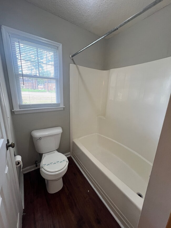 Photo - 200 Merry Wood Dr