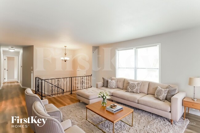 Photo - 5905 NW Whispering Oaks Ln