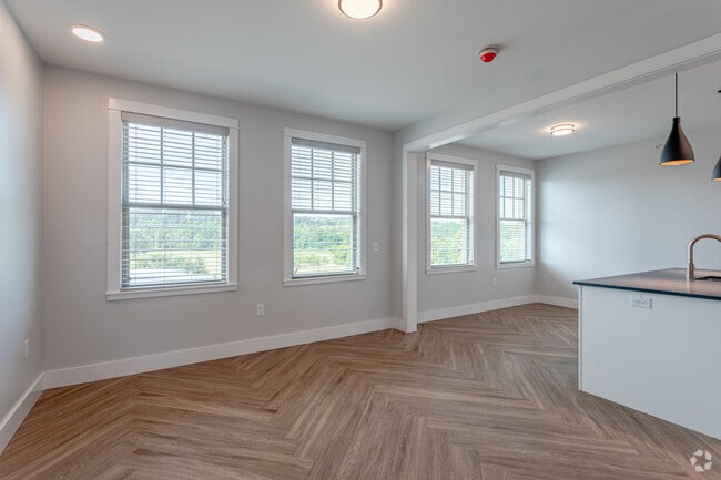 1BR, 1BA - 732 SF - Truesdale Building @ Johnson Square