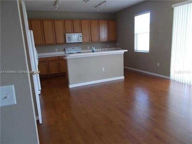 Photo - 154 Canna Dr