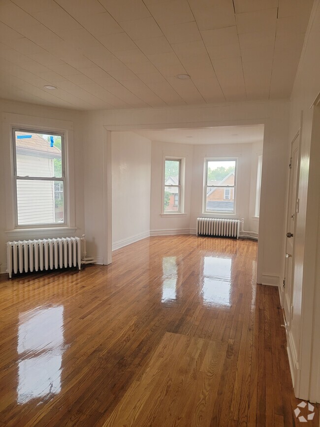 Building Photo - 1905 N Pulaski Rd Unit 2 Rental