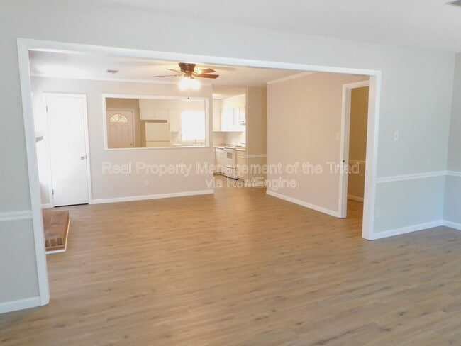 Photo - 4921 Chaucer Dr