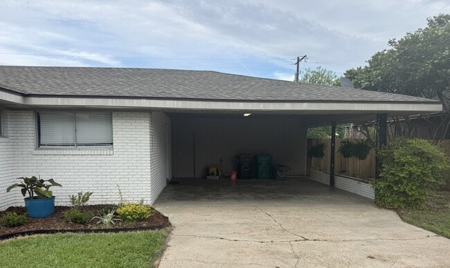 Photo - 214 Sunny Ln