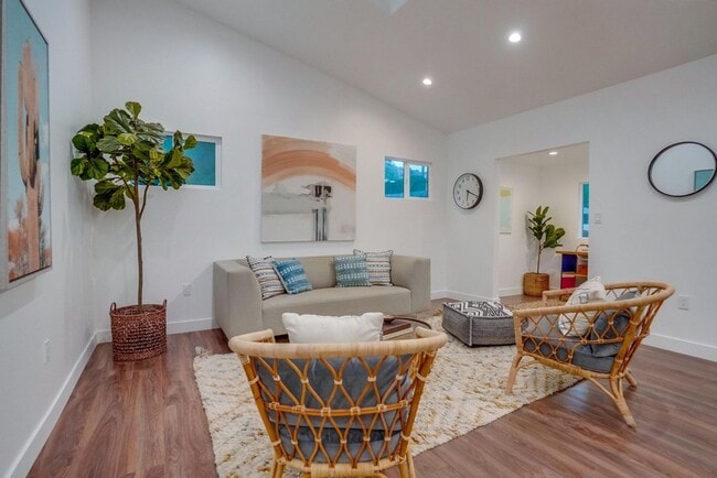 Photo - 5135 N Eagle Rock Blvd Unidad 5137 Eagle Rock