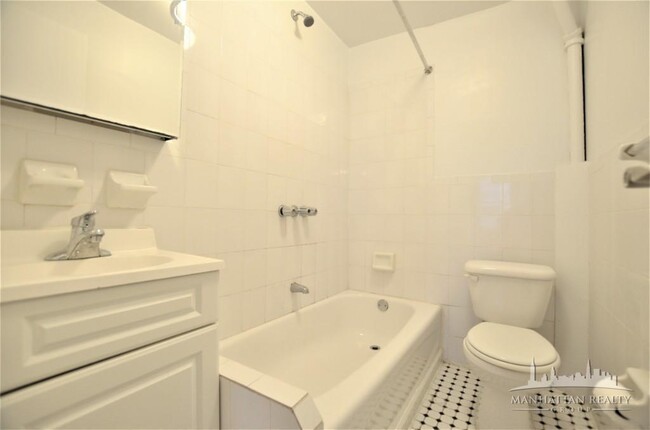 Building Photo - 571 3rd Ave Unit 3d Rental