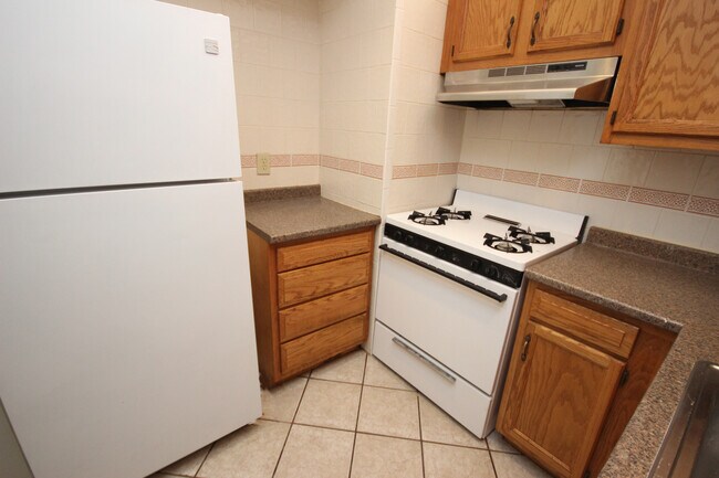 Photo - ASHLEY PLACE -- 080