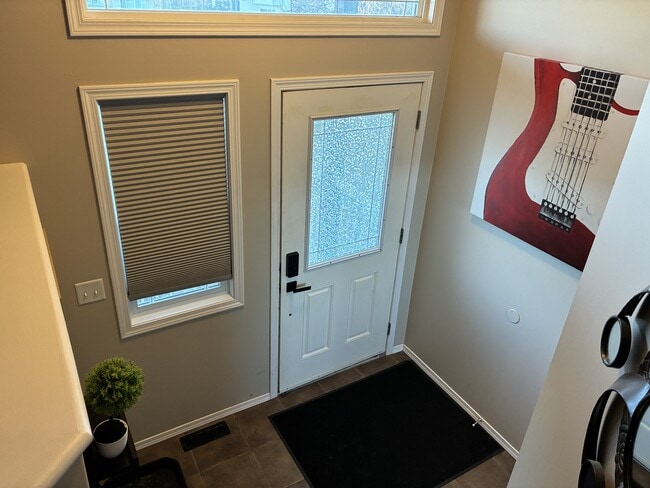 Photo - 9318-9130 AvenueUpper