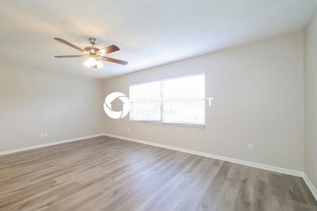 Photo - 3 Bedroom Pet-Friendly Home in Orlando, FL with Main Street Renewal
