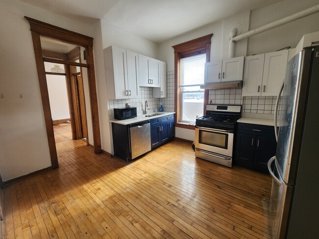 Photo - 2404 W Superior St Unit 3W