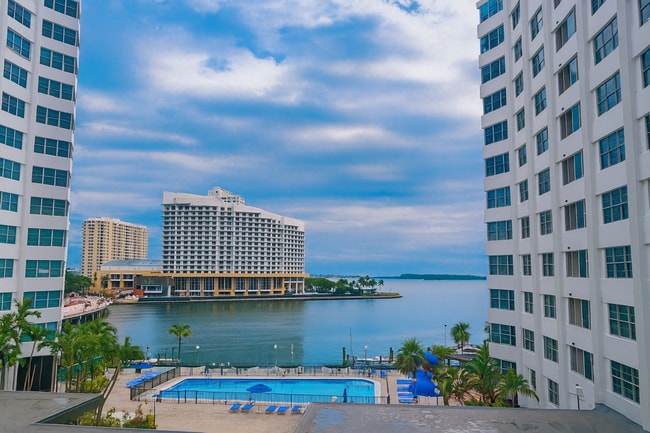 Photo - 825 Brickell Bay Dr