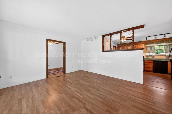 Photo - 1459 Redman Blvd