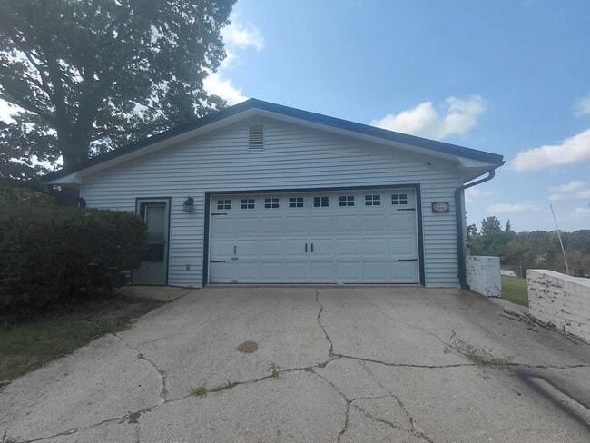 Photo - 14490 Hilltop Rd