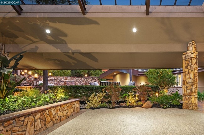 Photo - 21 Deer Oaks Ct