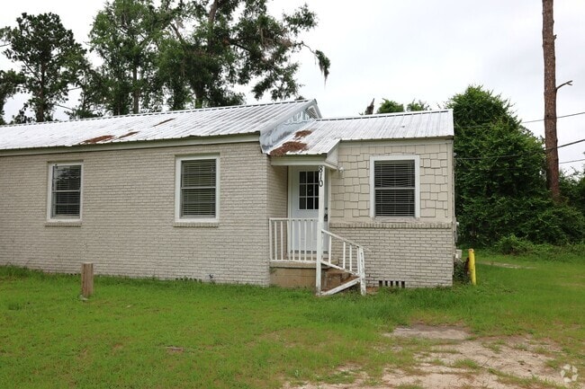 Building Photo - 810 Lilly St Rental