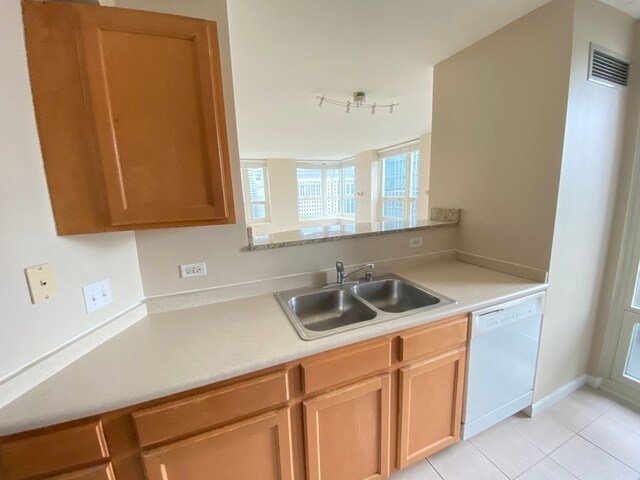 345 N LaSalle St Unit 2608