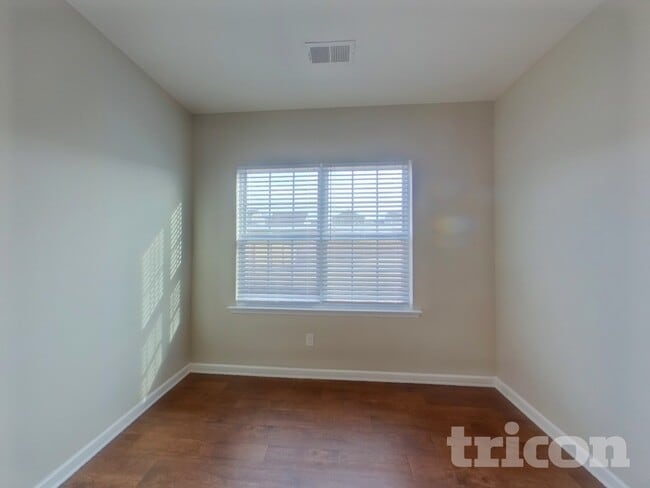 Photo - 228 Elmhaven Dr