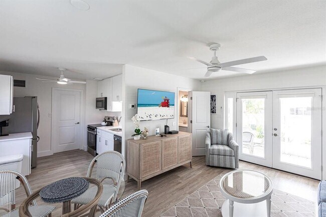 Photo - 6020 Midnight Pass Rd