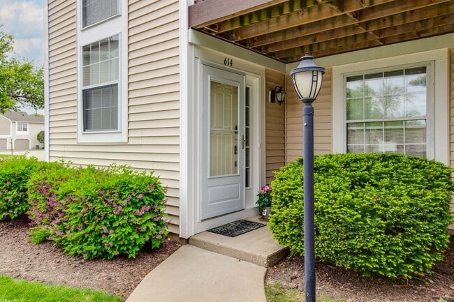 Photo - 614 Le Parc Cir Unit 22-2