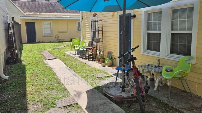 Photo - 230 N Alexander St Unidad A