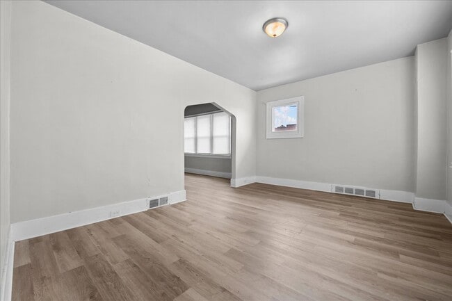 Photo - 13302 La Salle Blvd Unit 2