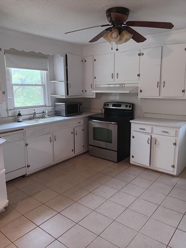 Photo - 1910 Elrod Rd