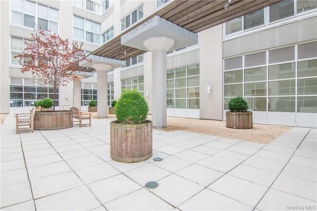 Photo - 1 Landmark Sq Unit 115