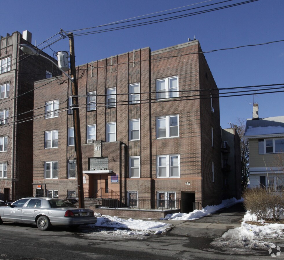 Photo - 417-427 Cherry St Apartments