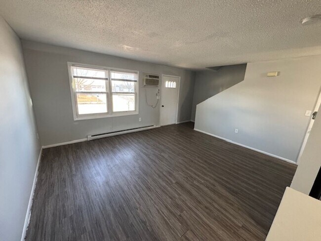 Photo - 209-215 Keigher Dr Unit 2