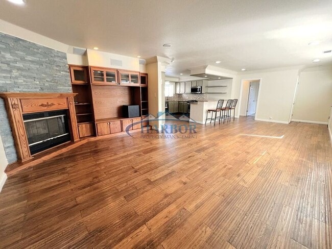 Photo - 5933 Dagwood Ave Unit 5933