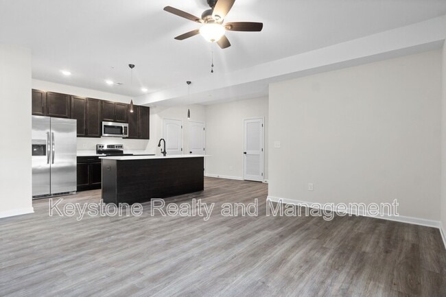 Photo - 208-C-208 E Johnson Cir