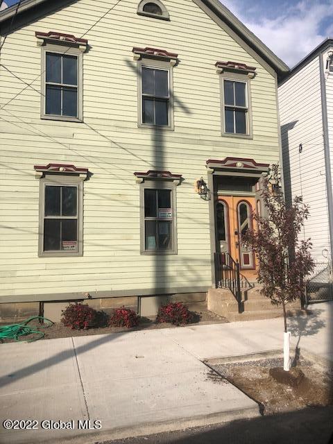 Photo - 122 N Ferry St Unidad 2 upstairs