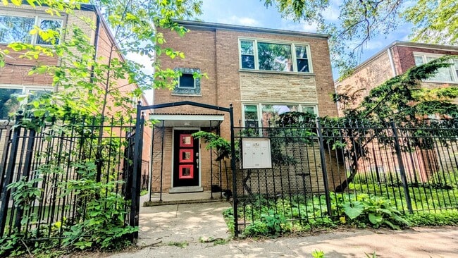 Photo - 2115 W Granville Ave House