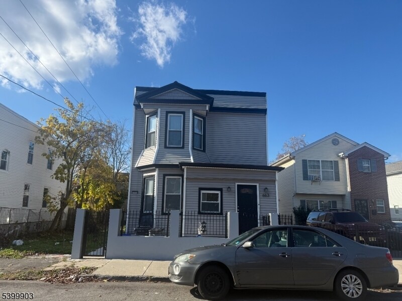 Photo - 663 S 15th St