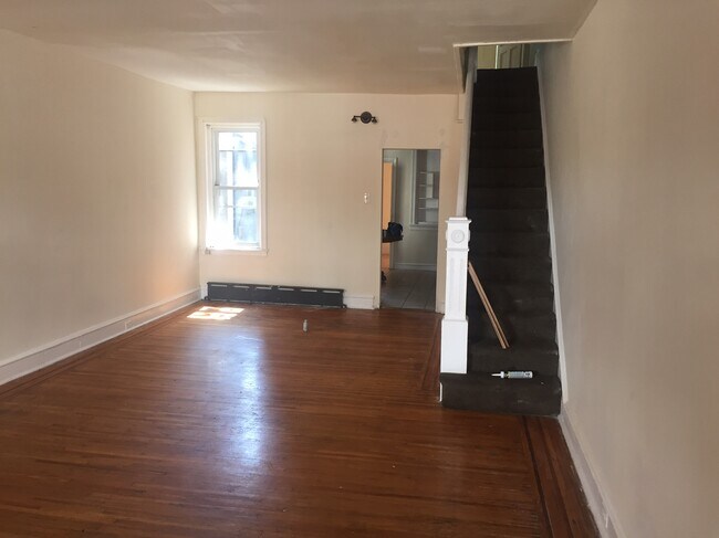 Photo - 840 E Westmoreland St