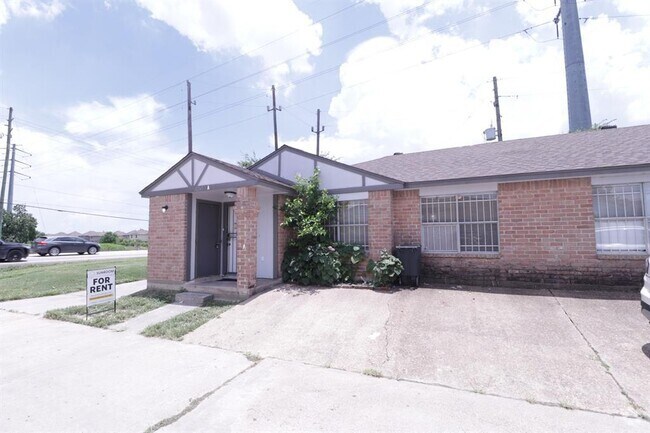 Building Photo - 12607 Veterans Memorial Dr Unit A Rental