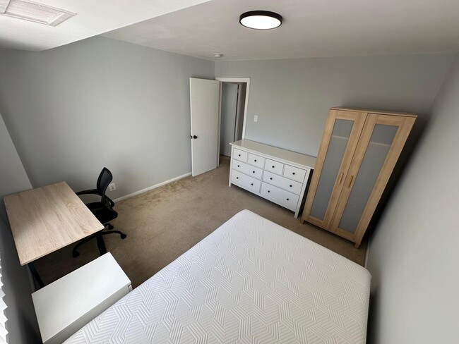 Photo - 5340 Holmes Run Pky Unit Room 1
