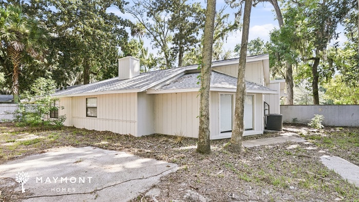 Photo - 2 Woodgate Ct