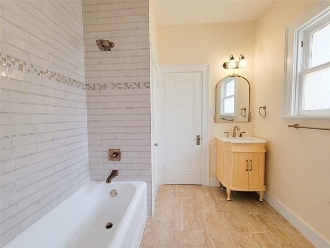 Photo - 1502 S Market St