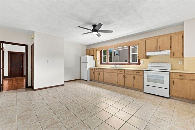 Building Photo - 84 Margin St Unit 1