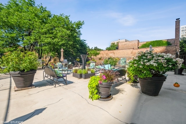 Photo - 720 W Gordon Ter Unit 9B