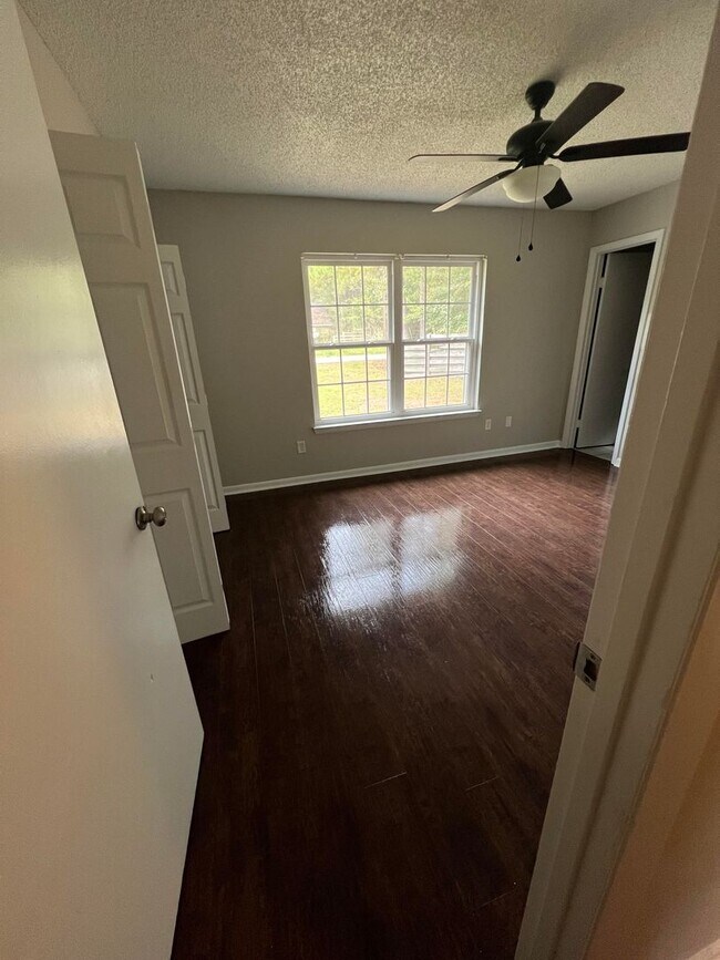 Photo - 226 Sequoia Cir