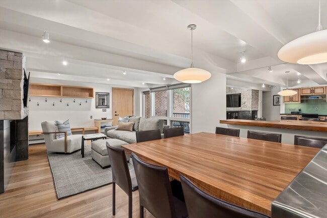 Photo - 124 W Hyman Ave